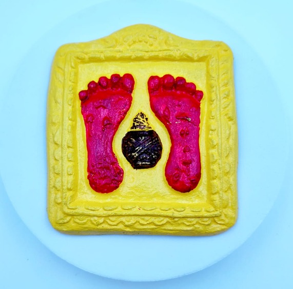 /storage/photos/1/Products/Cow Dung Product/Vishnu Paduka (2).jpeg